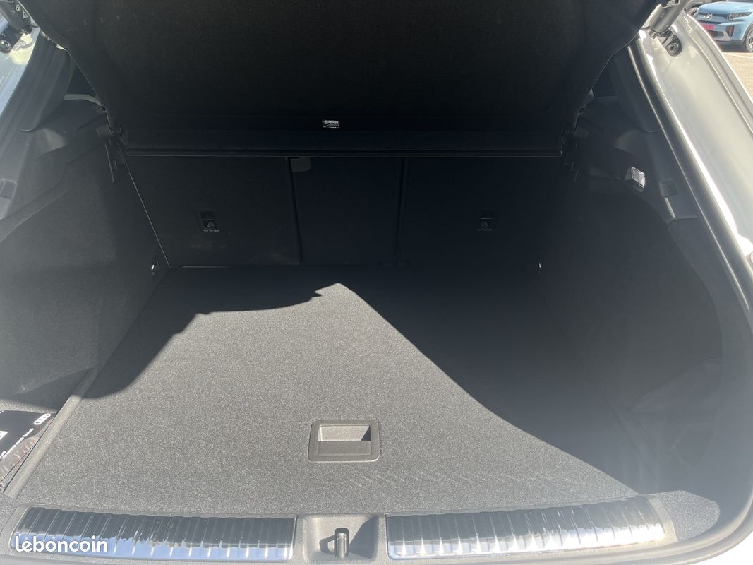 Audi Q3 1.5 TFSI 150CH HYBRIDE S LINE S TRONIC 7 (image 10)