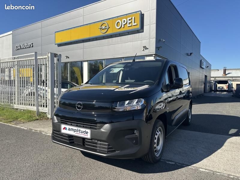 Opel Combo Cargo M Diesel 130ch automatique Pack Premium Connect (image 1)