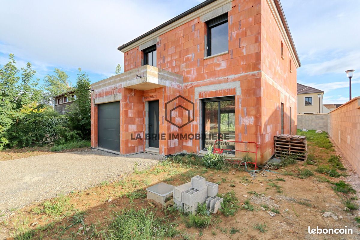 Maison 6 pièces 139 m² · à Mandres-les-Roses · 139 m² · 359 000 €