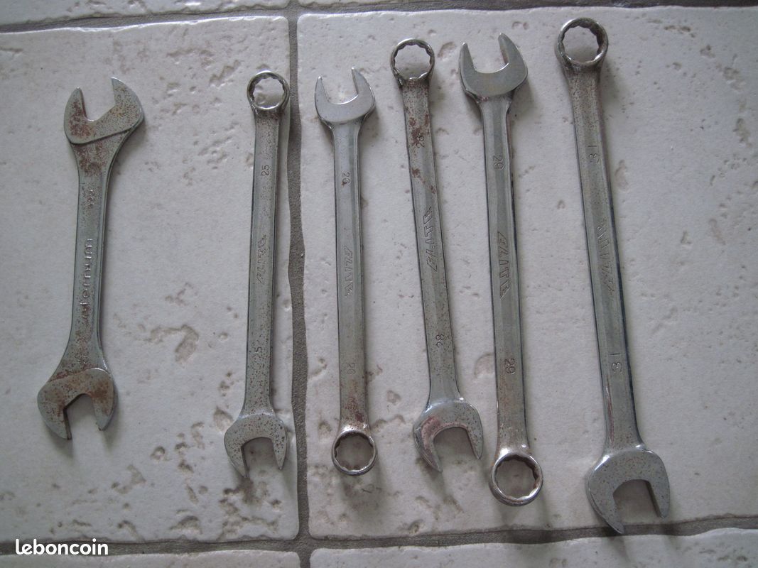 Lot De Clés De Montres Et Bélières Anciennes - Poids Total ~1.100 Kg - Sorti De Grenier