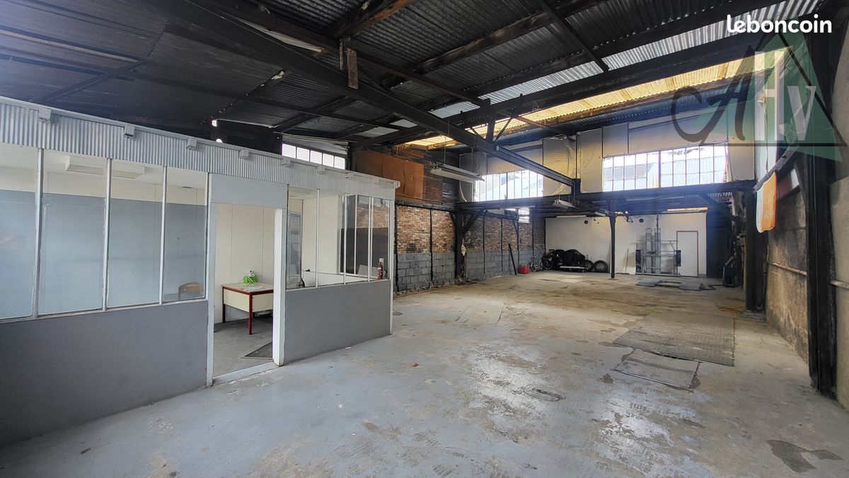 Parking 180 m² · à Bray-sur-Seine · 180 m² · 128 400 €