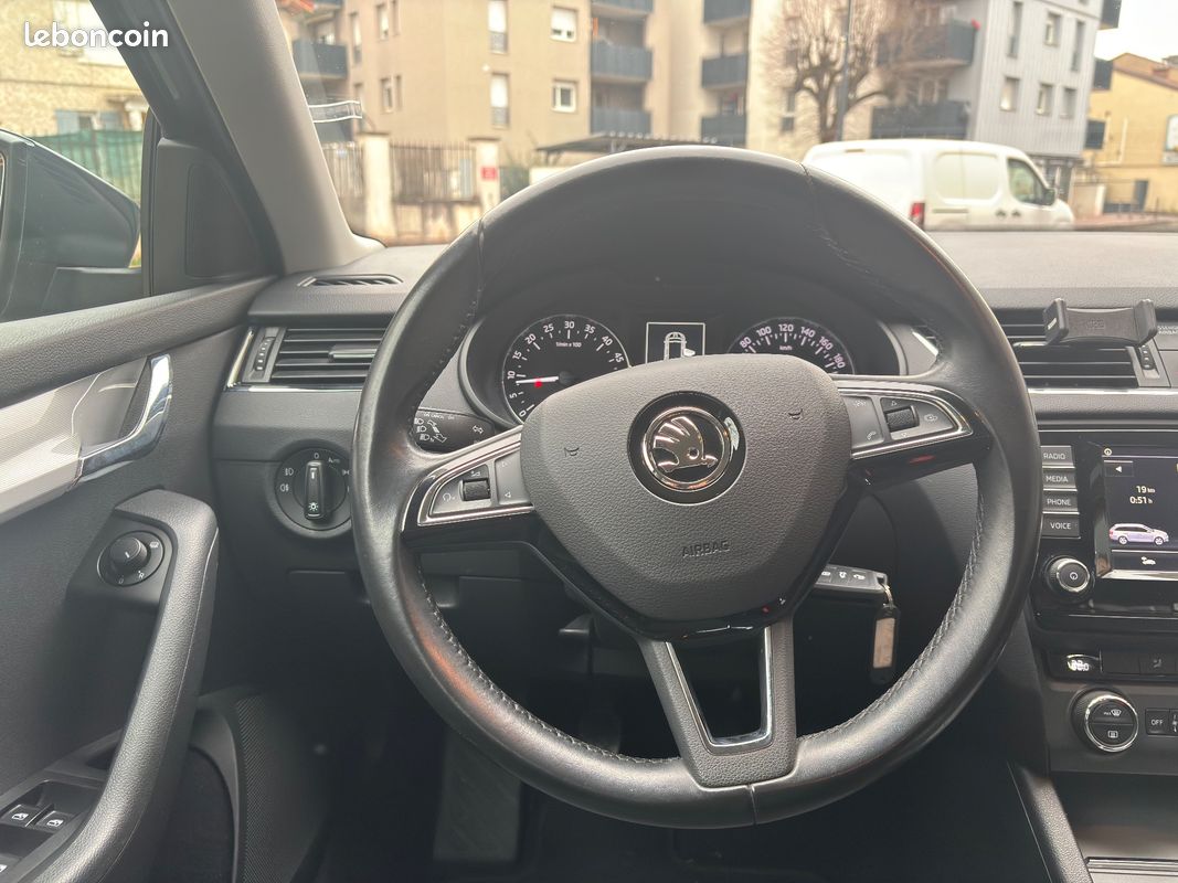 Skoda octavia break 1.6 tdi 110 active green tec - 1er main - garantie 6 mois min (image 11)