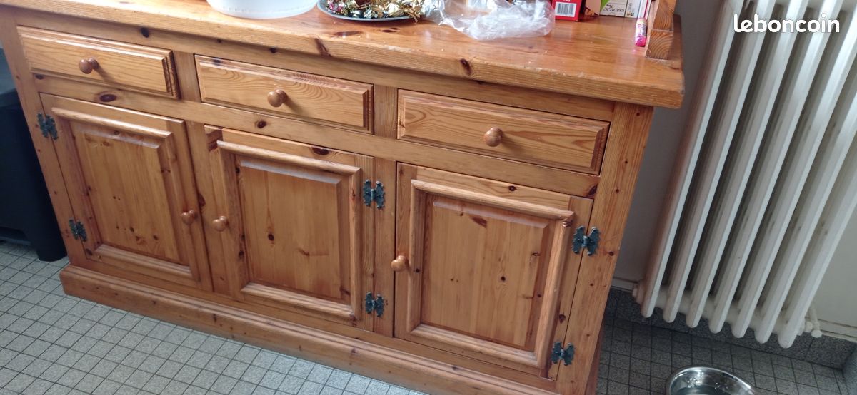 Buffet en pin (image 2)