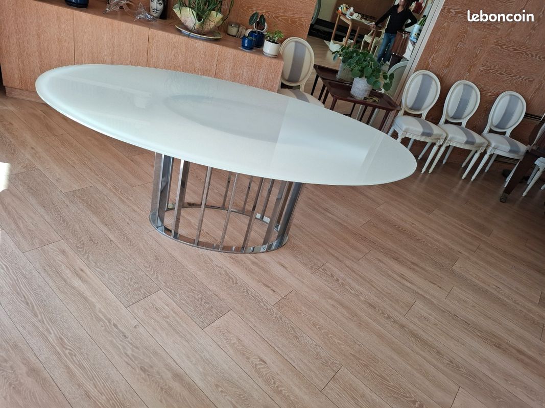 Table en verre (image 1)