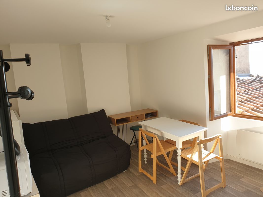 Appartement 1 pièce 14 m² · à Aubenas · 14 m² · 300 €/mois