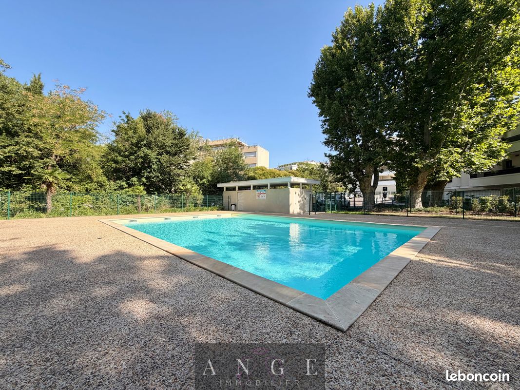 Appartement 3 pièces 65 m² · à Marseille · 65 m² · 305 000 €