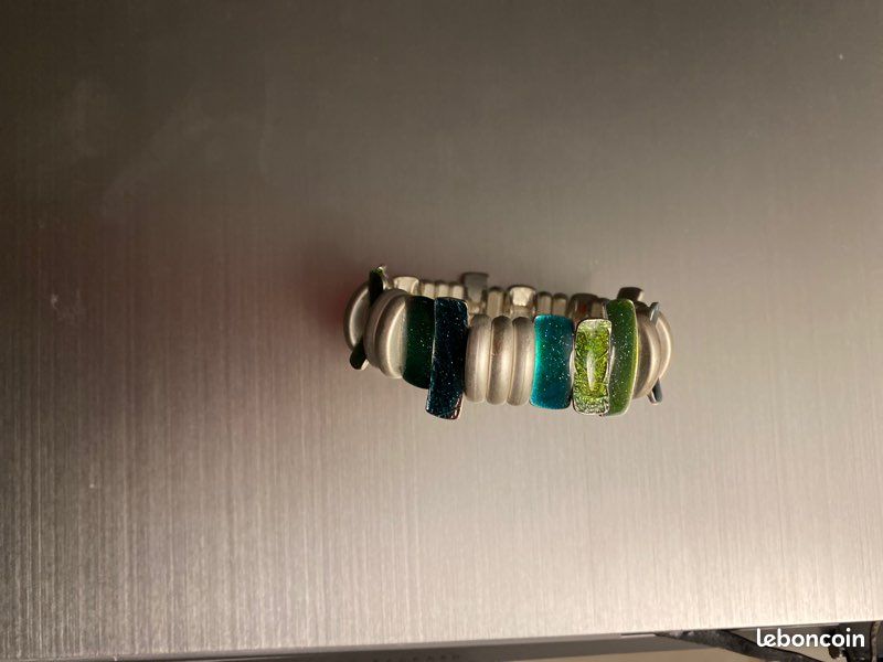 Bracelet (image 1)