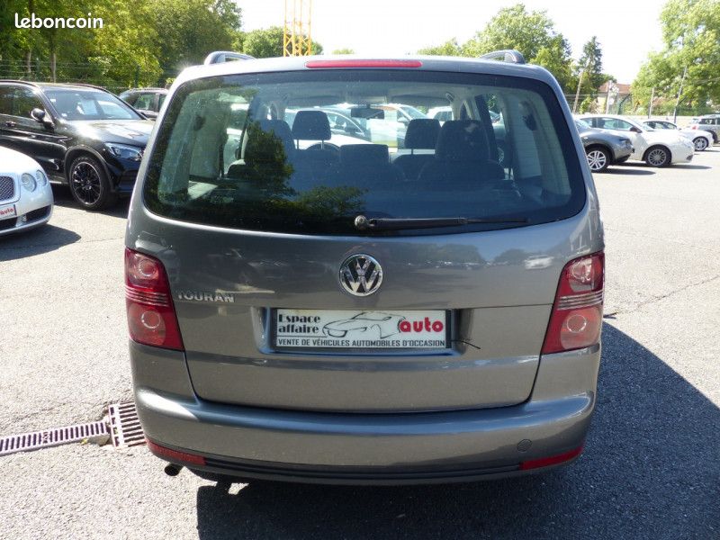 Volkswagen TOURAN 2.0 ECOFUEL TRENDLINE 7 PLACES (image 5)