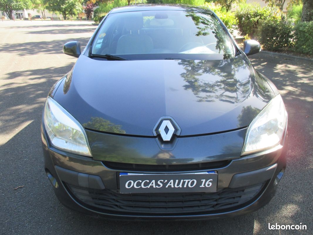 Renault MEGANE III 1.5 DCI 105CH PRIVILEGE ECO² (image 8)