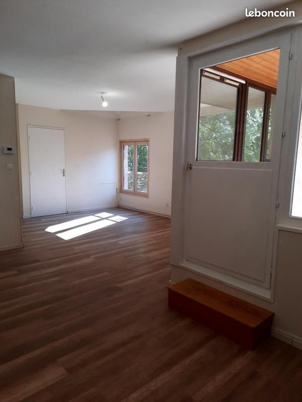 Appartement 4 pièces 98 m² · à Meylan · 98 m² · 710 €/mois
