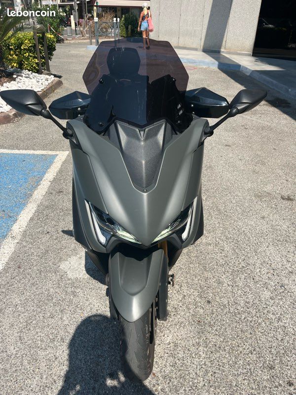 T max Tech Max 560 - Motos