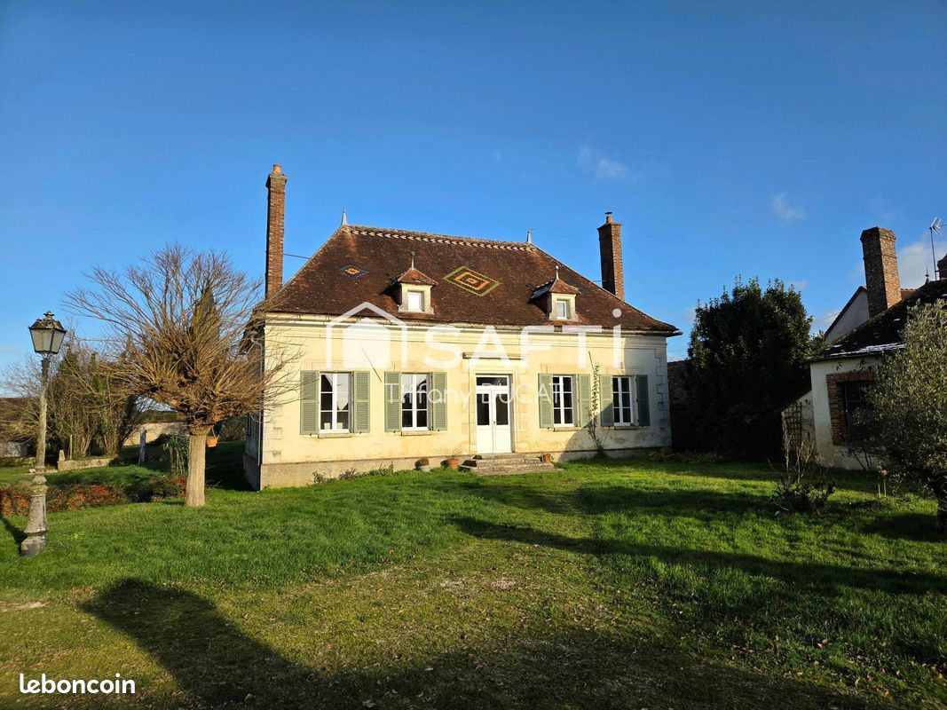 Maison 6 pièces 245 m² · à Butteaux · 245 m² · 229 000 €