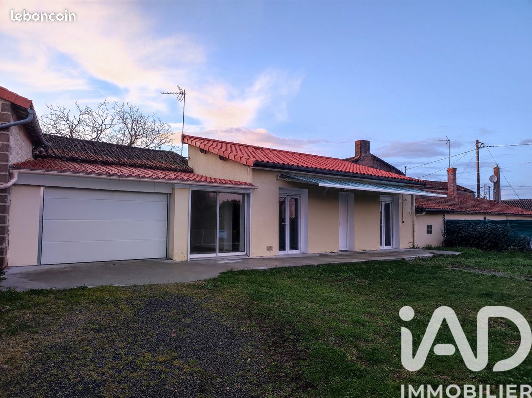 Maison 3 pièces 40 m² · à Angliers · 40 m² · 79 500 €