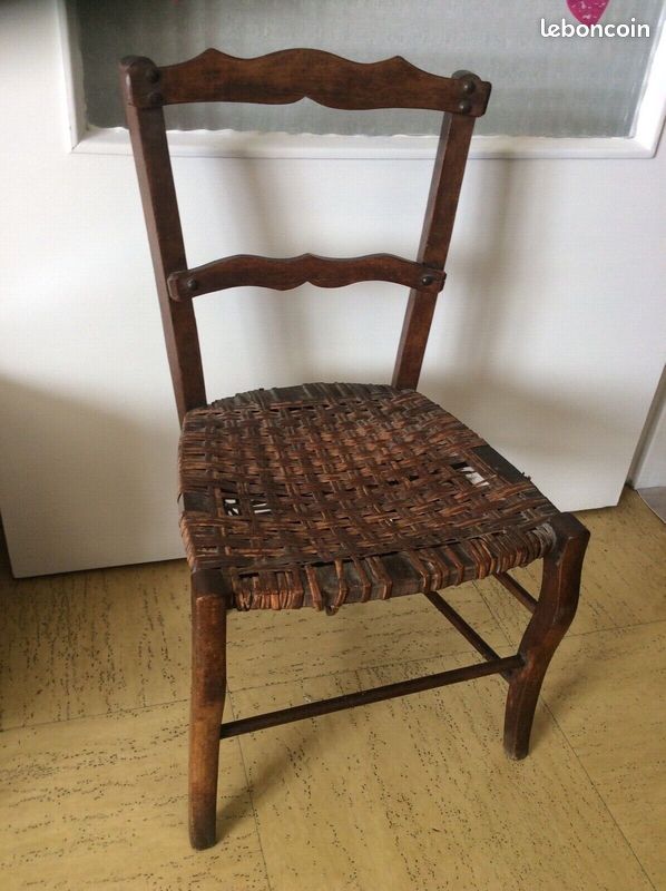 Petite chaise enfant des années 1850 (image 1)