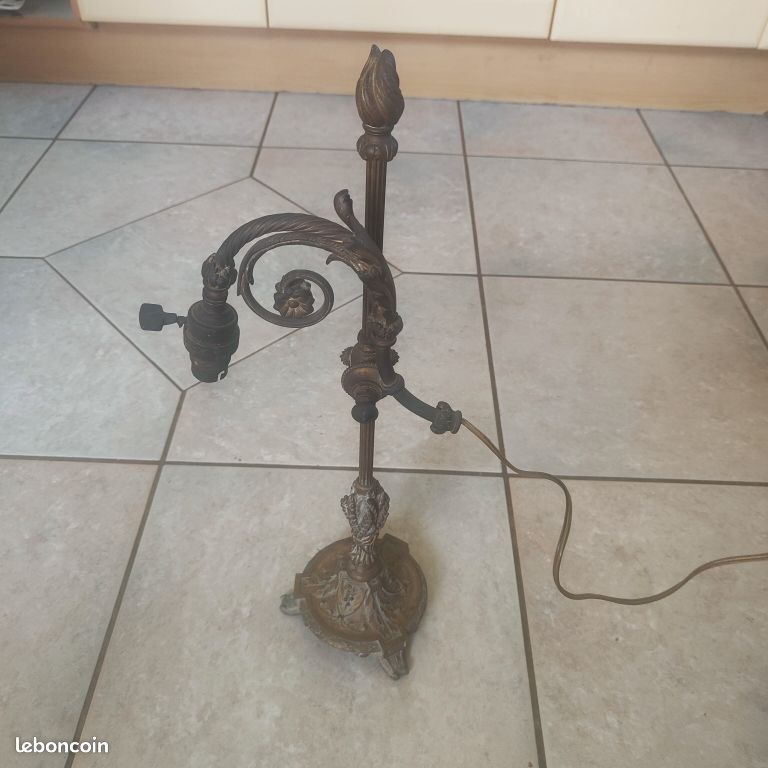 Lampe ancienne en bronze (image 2)
