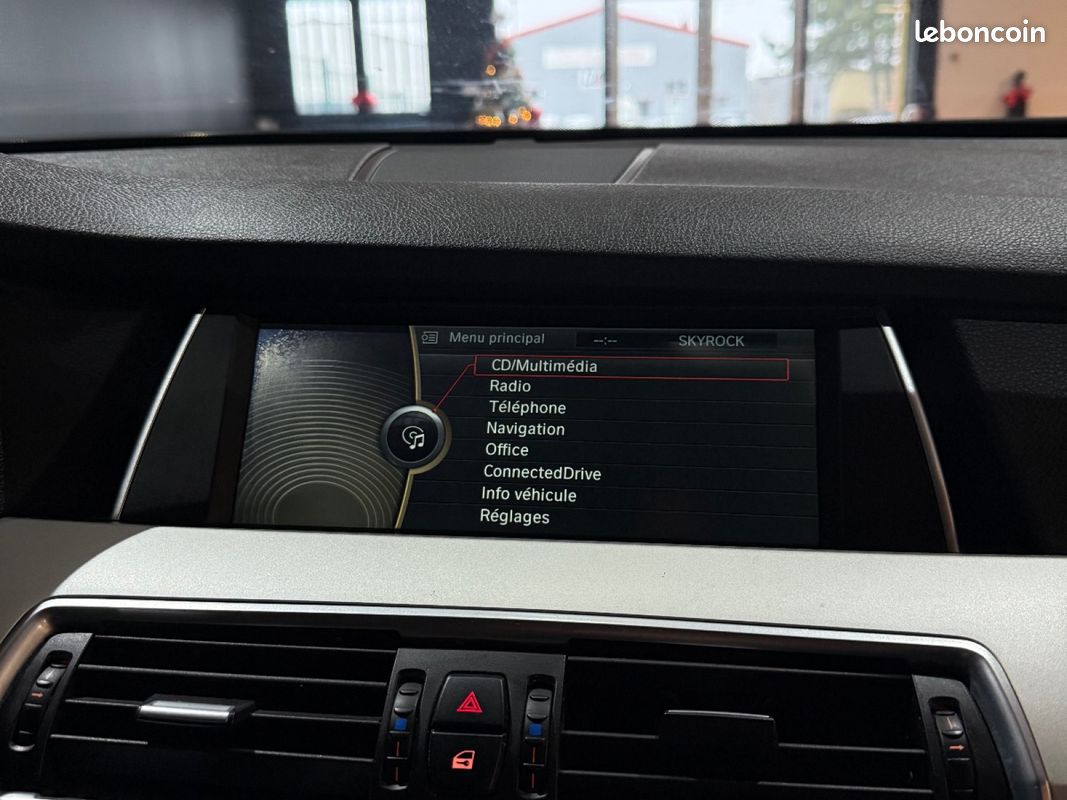 BMW SERIE 5 TOURING F11 530d xDrive 258ch Luxe A (image 9)