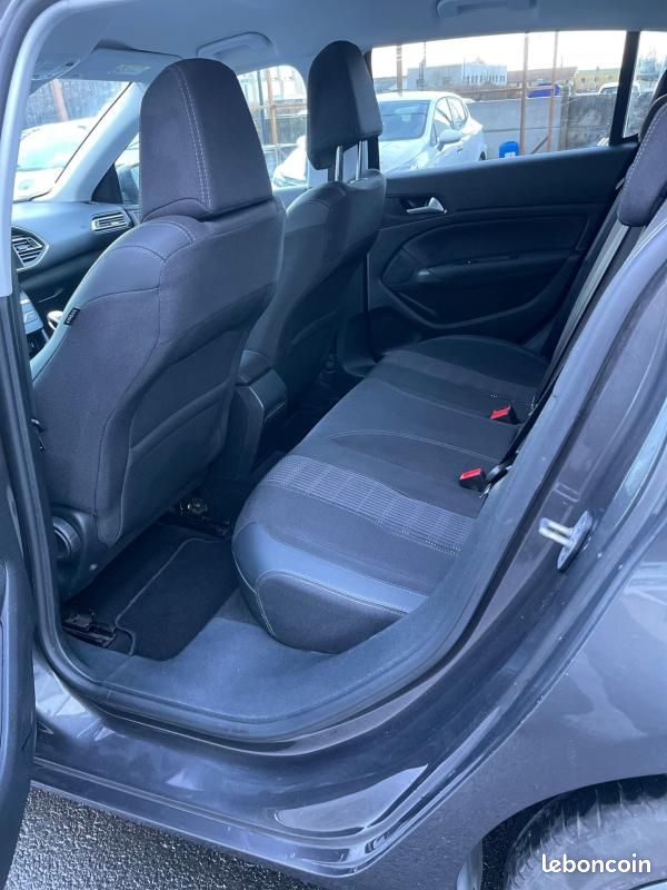 Peugeot 308 BlueHDi 130ch S&S BVM6 Allure (image 8)