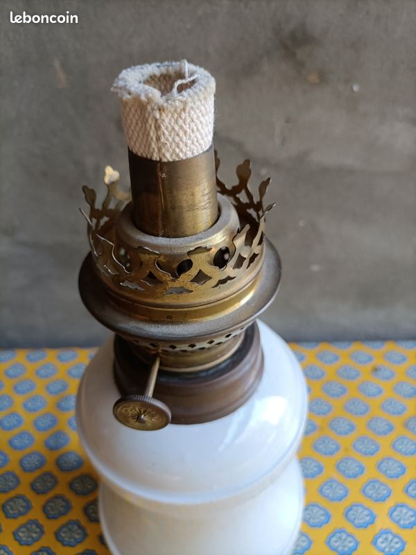 Lampe à pétrole ancienne (image 4)