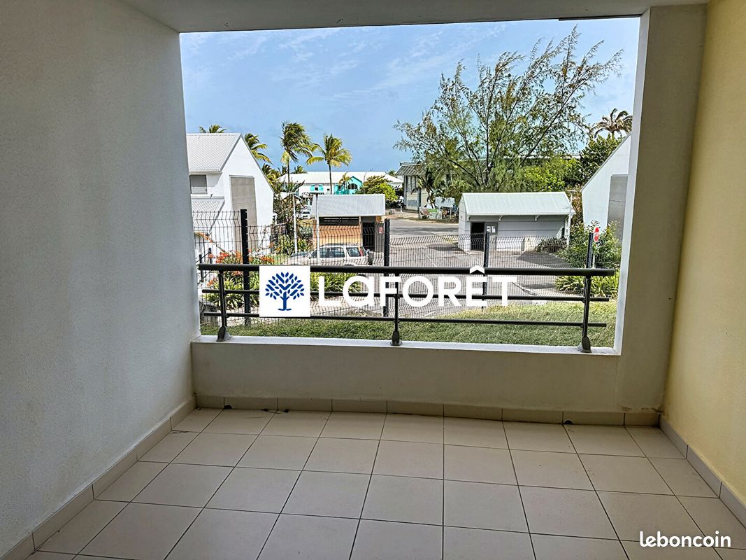Appartement 3 pièces 54 m² · à Saint-François · 54 m² · 852 €