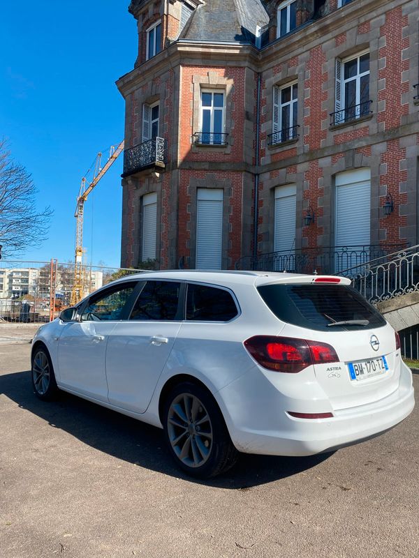 Opel Astra J Tourer révisé injecteur qui claque - Voitures