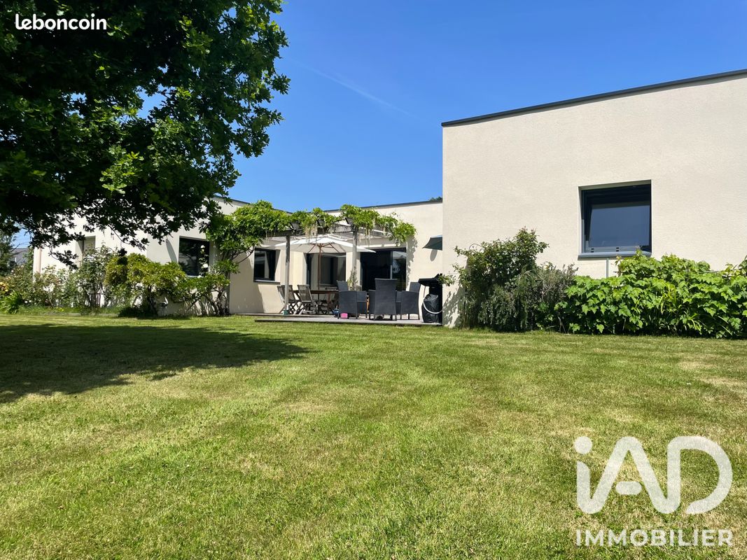 Maison 6 pièces 207 m² · à Pléguien · 207 m² · 590 000 €