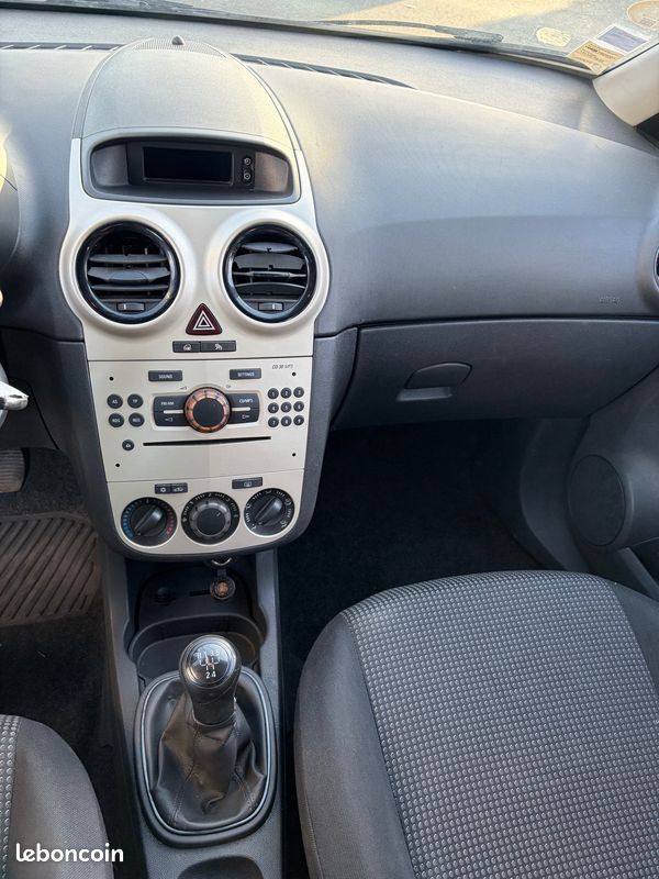 Opel Corsa CDTI COOLLINE 1 ÈRE MAIN SUIVIE D ENTRETIEN PAYÉ EN 3 FOIS (image 14)