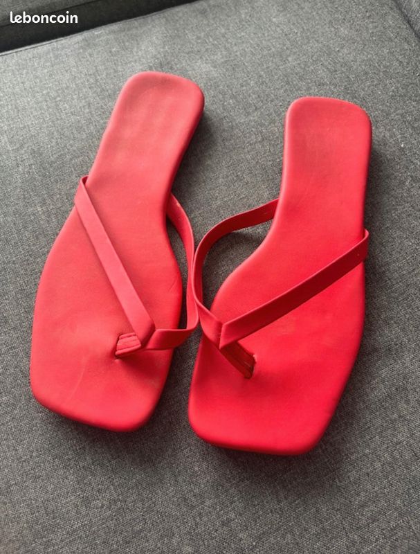 Tongs rouge (image 1)