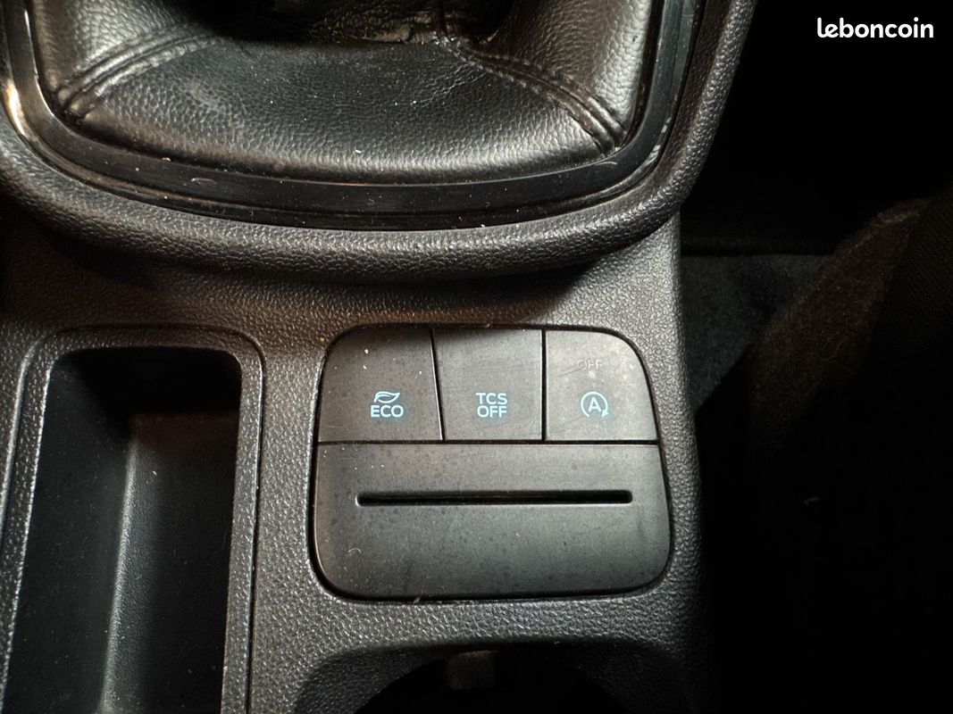 Ford FIESTA 1.0 ECOBOOST 100CH TREND 5P - APPLE CARPLAY / ATTELAGE / RADARS DE RECUL (image 34)