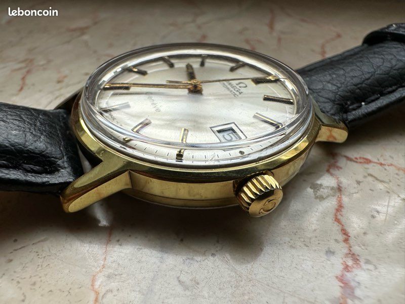 Montre Bracelet à Guichet Plaquée Or - Style Vintage - Marque 