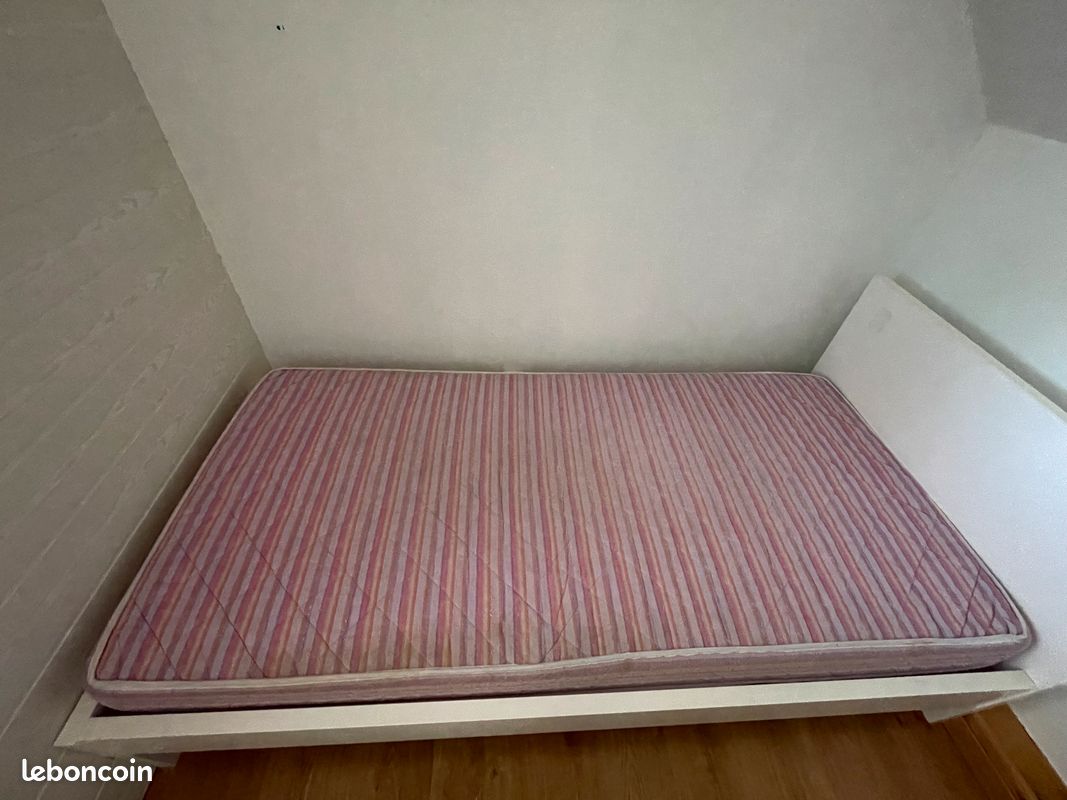 Lit avec matelas (image 2)