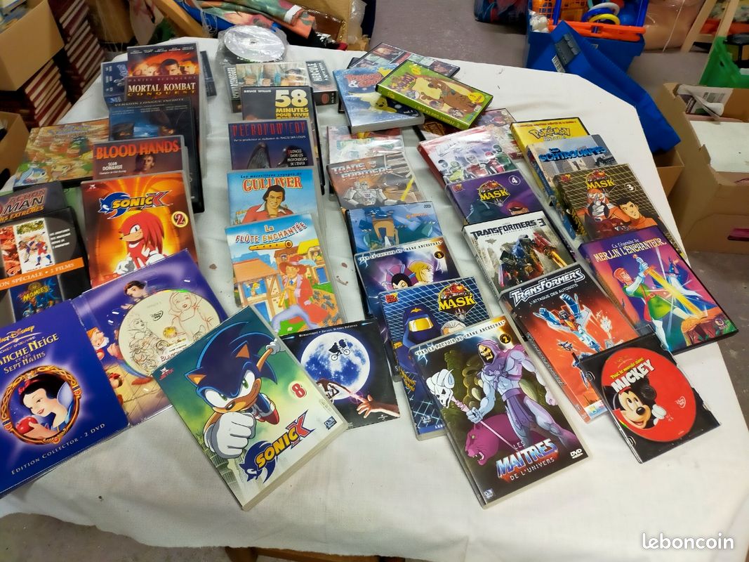 Vend. Un. Ensemble. De. Cassettes. Et. DVD (image 1)