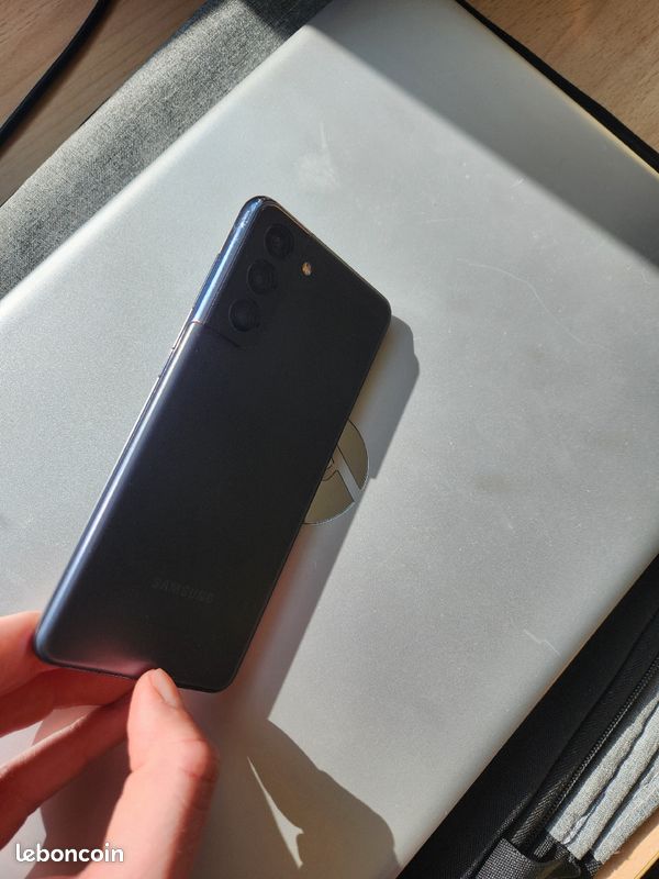 Samsung S21 (image 2)