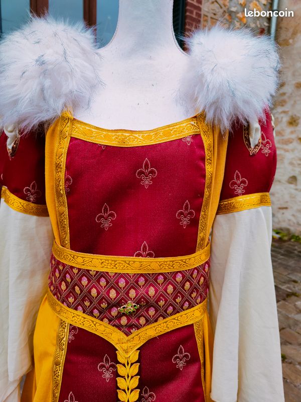 Robe médiévale ou Renaissance pour femme (image 4)