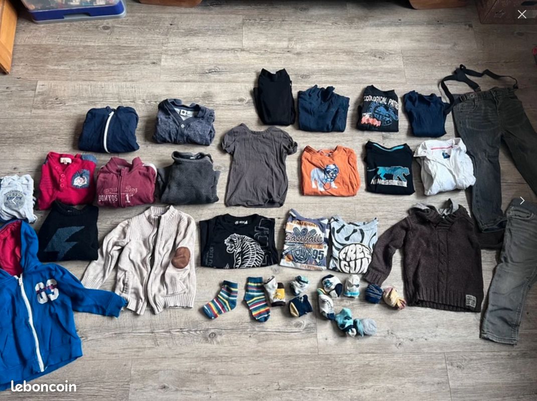 Gros lot vetement garçon 3-4 ans pull sous pull pantalon chaussette t-shirt (image 1)