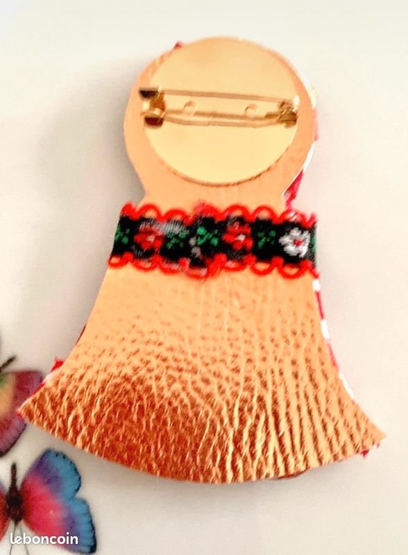 Broche Épingle Matriochka - Poupées Russes En Bois - Vert - Neuf Avec Étiquettes