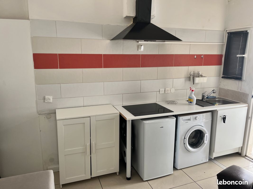 Studio meublée 14m2 - 13004 - Marseille - Locations