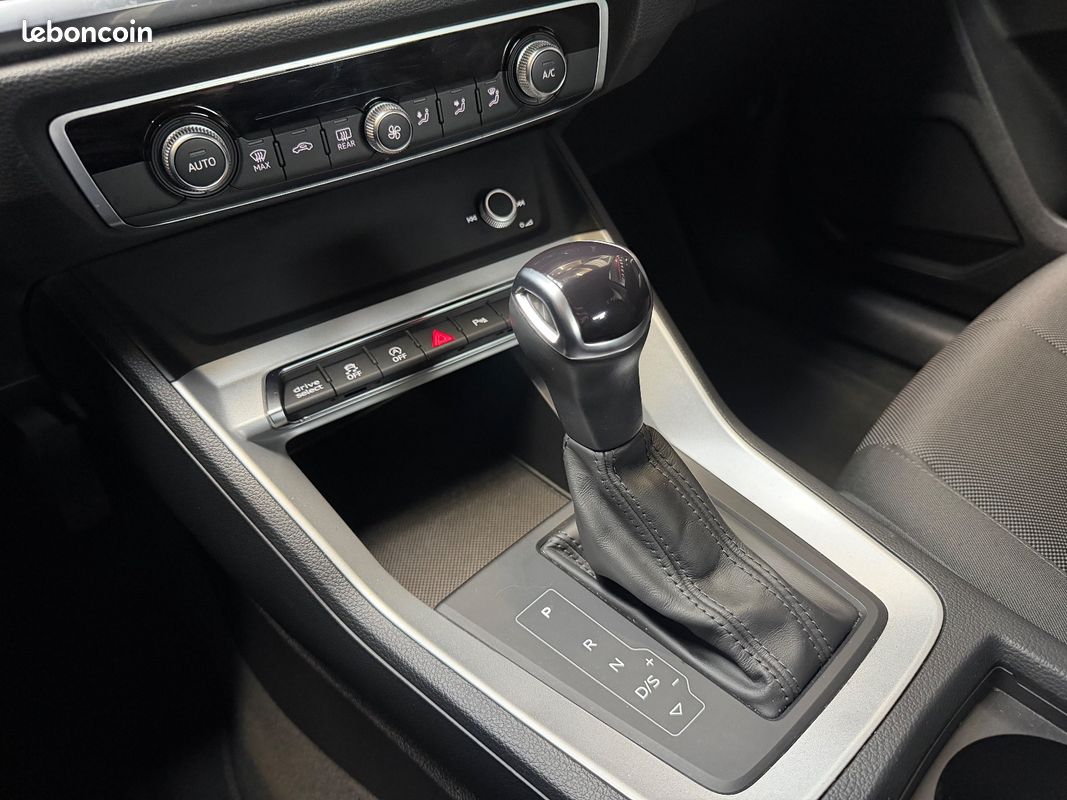 AUDI Q3 35 TFSI 150 ch S tronic 7 Business line (image 36)
