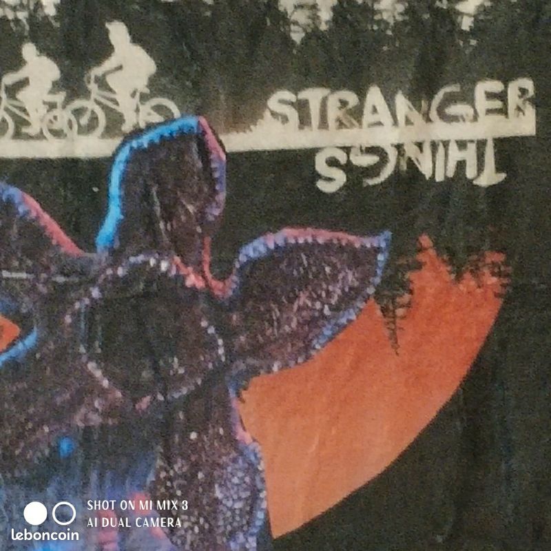 Plaid Polaire Stranger Things – Disney ? – Neuf Sous Emballage