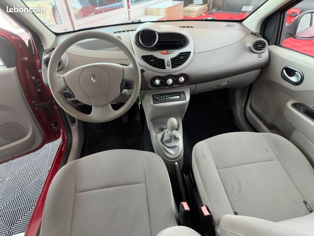 Renault Twingo 1.2 i 16V 75 CV (image 7)