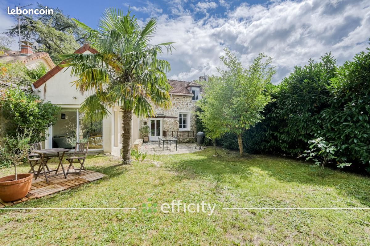 Maison 6 pièces 150 m² · à Neauphle-le-Château · 150 m² · 480 000 €