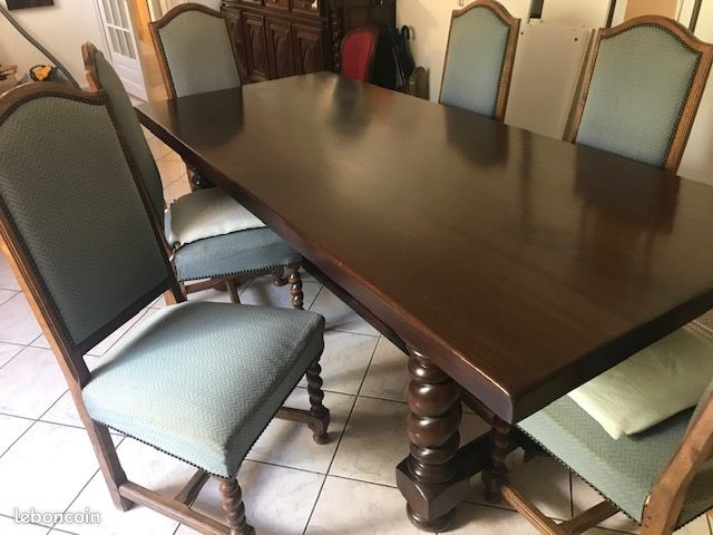 Salle à manger et table Louis XIII en noyer massif (image 1)