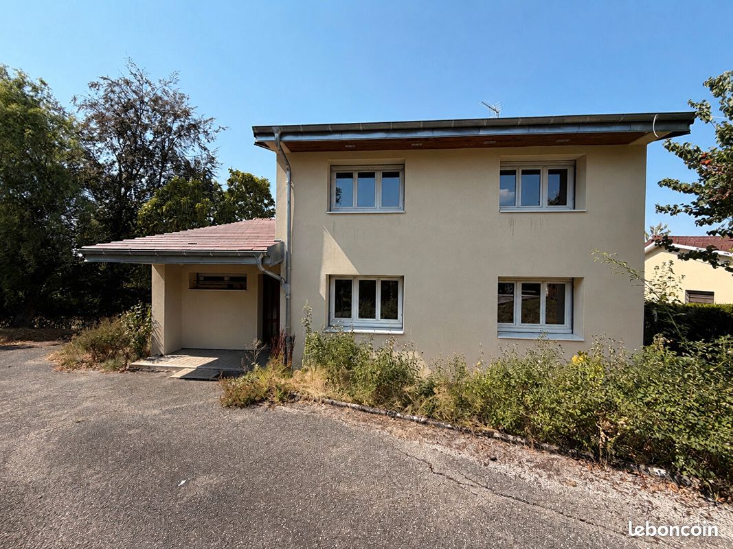 Maison 6 pièces 133 m² · à Lons-le-Saunier · 133 m² · 235 000 €