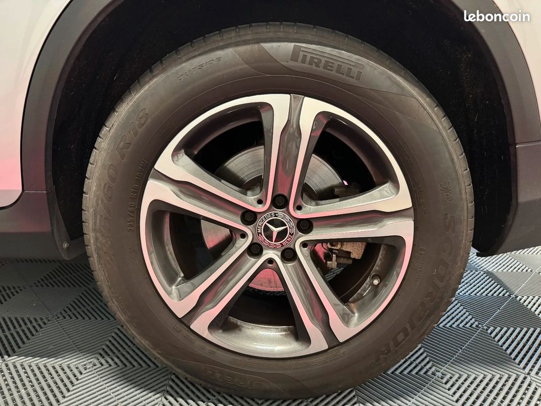MERCEDES GLC 220 d 9G-Tronic 4Matic Sportline / SUIVI ENTRETIEN / PACK AMG / ATTELAGE / GARANTIE 12 MOIS (image 15)