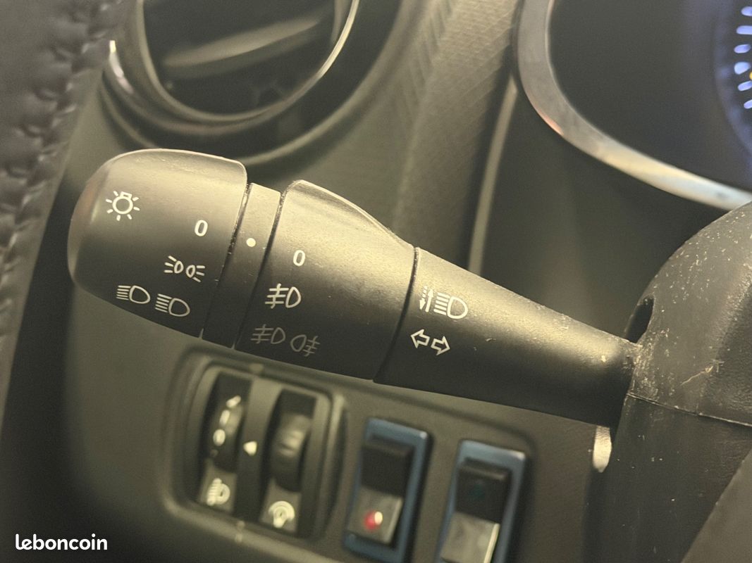 Renault clio 1.5 dci 75 ch / bluetooth/gps (image 18)