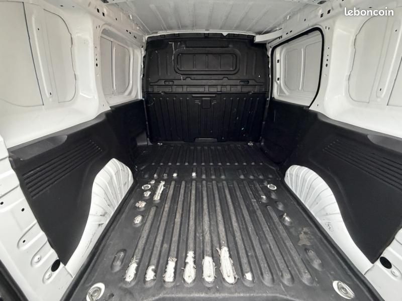 Citroen Berlingo Van M 650kg BlueHDi 100 S&S Driver BVM5 (image 7)