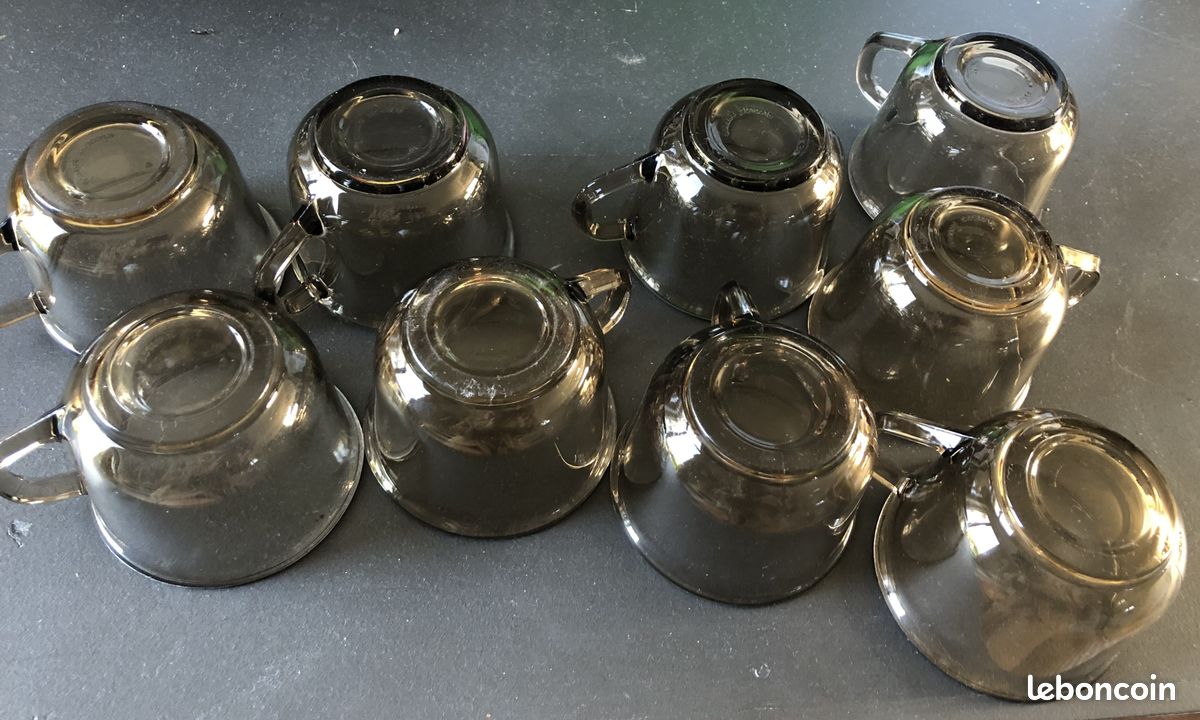 9 tasses à café en verre marron années 70 H 5.5 cms (image 3)