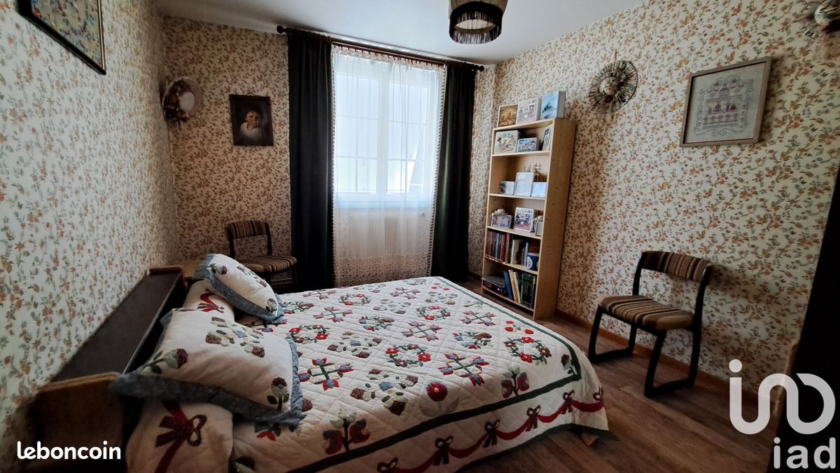 Maison 6 pièces 178 m² - Gensac-la-Pallue 16130 (image principale 7)