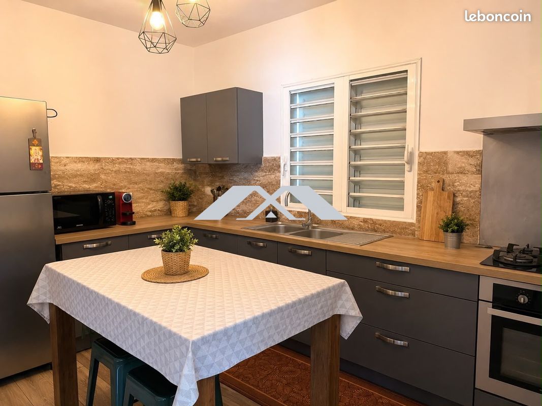 Maison 4 pièces 100 m² · à Sainte-Suzanne · 100 m² · 374 500 €