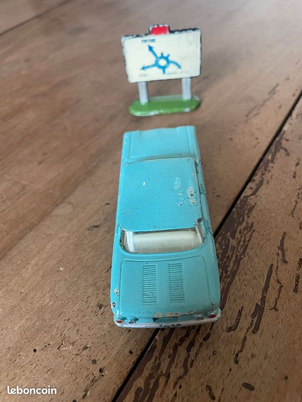 Dinky Toys Chevrolet Corvair N°552 – Miniature Ancienne Très Bon état – Collection