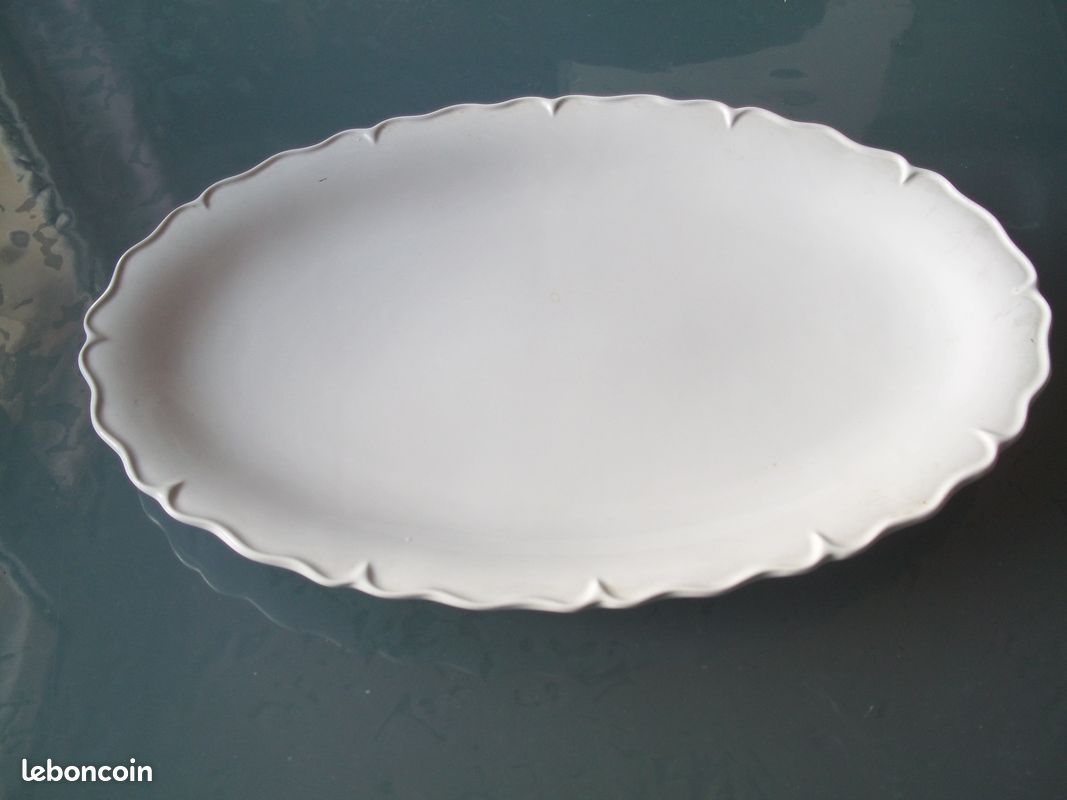 Grand plat blanc (image 1)